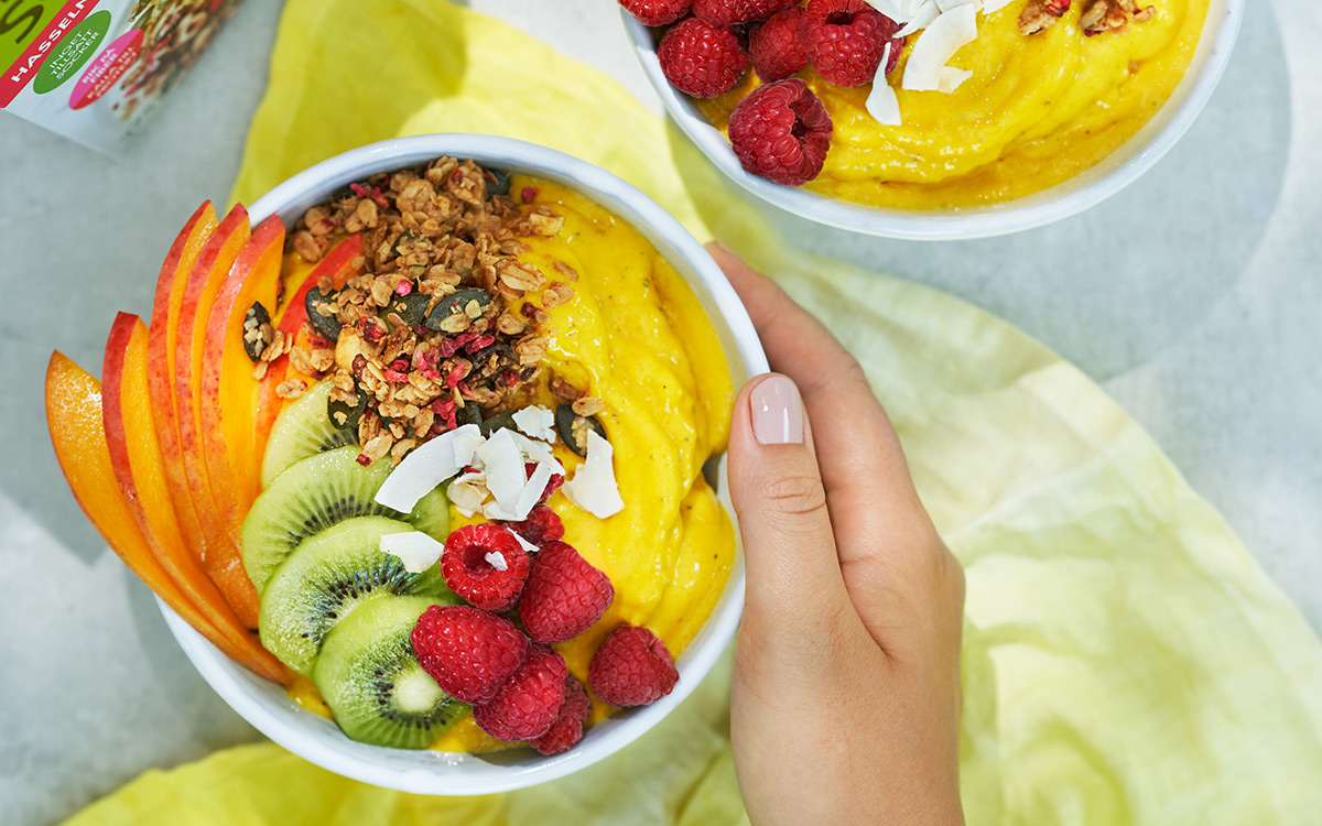 Smoothie bowl med mango och Paulùns Soft Müsli